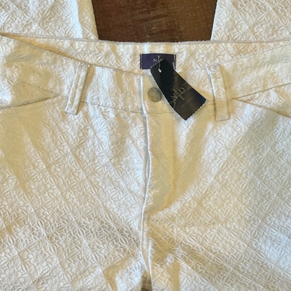 White crop NYDJ floral textured optic white NWT size 6 White skinny jeans - Picture 5 of 9